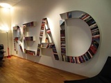 定制现代创意书架展示架 铁艺字母书架 客厅书房墙上简易置物架