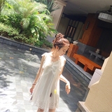 韩版夏季V领白色蕾丝镂空无袖吊带背心裙连衣裙女宽松蝴蝶结短裙