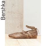 Bershka女鞋 系带芭蕾鞋 11070131