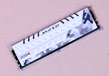 宇帷(AVEXIR)CORE系列 DDR4 3000 CL17 8GB 单条 白色LED雪装版
