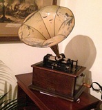 十九世纪爱迪生蜡筒手摇古董唱片机 ，附4个蜡筒