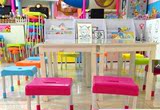 多色方形儿童坐凳不锈钢钢管脚大中小号枚红塑料餐桌凳子办公凳子