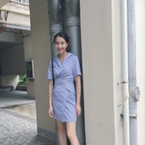 新款不规则蓝白条纹V领裹身裙 斜纽扣高腰显瘦短袖连衣裙衬衫裙夏