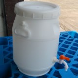 厂家直销 带水龙头25L食品级圆形带盖塑料大水桶 化工涂料运输桶