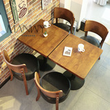 新款2人奶茶店方桌椅实木咖啡馆桌椅复古餐厅甜品店实木圆桌椅