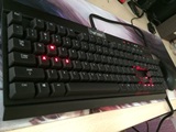 海盗船k70青轴红光机械键盘