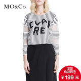 MO&Co摩安珂 春秋女装长袖短款T恤 个性街头条纹拼接字母印花moco