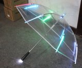 特价发光雨伞加厚透明雨伞折叠创意公主伞女长柄伞灯光雨伞手电筒