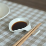 日式纯白筷子架 陶瓷筷托筷架 创意两用汤匙味碟餐碟筷架 碗碟托