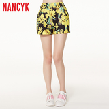 NANCY K2016夏新品短款波西米亚时尚大花宽腿裤61522035