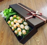 东莞市鲜花店香槟玫瑰红粉白蓝玫瑰长方形型礼盒装生日情人节送花