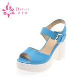 Daphne/达芙妮正品白色凉鞋夏季新款粗跟厚底休闲女鞋1014303312