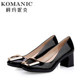 柯玛妮克/Komanic 2014新款优雅漆皮女鞋 金属扣粗高跟单鞋K47659