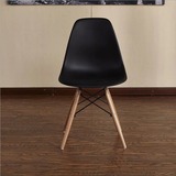 宜家新款组装伊姆斯设计师椅休闲洽谈椅餐椅简约实木塑料椅创意椅