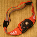 攀索PETZL TIKKA R E92超轻可充电智能感应头灯170流明12小时65米