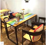 简约复古饭店餐桌椅实木咖啡桌西餐厅彩条桌创意个性彩色桌椅组合