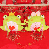 压床娃娃青蛙王子主抱枕婚庆情侣结婚生日礼物收纳抱枕靠垫一对