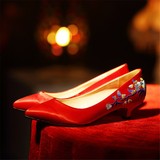 红色结婚鞋低跟孕妇细跟刺绣民族风新娘鞋浅口小红鞋敬酒鞋女红色