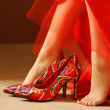 春季女士结婚鞋子中式秀禾服绣花鞋新娘尖头细跟红鞋高跟孕妇单鞋
