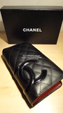 【女王街】英国代购Chanel黑色康鹏对折长款钱包内里荧光玫红色