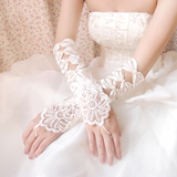 新娘手套绣花蝴蝶结韩式白红色长款蕾丝露指结婚礼服手套婚纱配饰