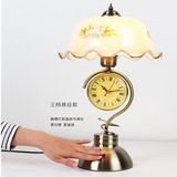 美式台灯卧室床头灯复古中式带钟表可调光装饰宜家玻璃客厅老上海