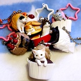 独家 日本正版万代 甜品蛋糕cupcake猫咪小猫 钥匙扣包挂件