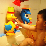 宝宝洗澡玩具儿童浴室大黄鸭海豚喷水车转轮幼儿戏水洗澡沐浴玩具