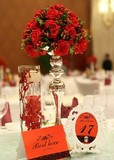 上海大红色中式婚礼布置道具出租--中式喜庆主桌花鲜花现场布置