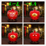 现代家居饰品客厅装饰中式乔迁摆件陶瓷工艺品结婚礼物中国红苹果