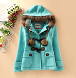 小熊维尼冬装 少女学生修身加厚连帽牛角扣短款毛领羊毛呢子大衣