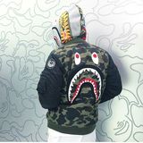 日本代购 BAPE SHARK MA-1 迷彩鲨鱼男款夹克外套