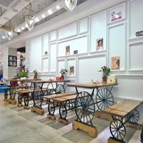 咖啡厅桌椅组合长方形户外休闲桌椅车轮创意复古铁艺实木餐桌