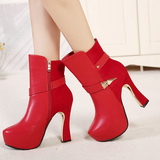丽质达芙妮马蹄跟高跟女短靴 秋冬新款欧美真皮马丁靴女靴大红色