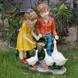 卡通人物雕塑树脂工艺品摆件景观庭院花园户外装饰品喂鸭子男女孩