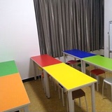彩色拼接桌梯形桌美术桌阅览桌培训桌会议桌学生课桌椅彩色组合桌