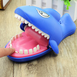 特大号新奇特创意发光鲨鱼牙齿咬手指儿童聚会生日礼物挑战小玩具