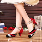 女士广场舞鞋子春夏软底跳舞鞋中跟交谊舞舞鞋红色女式中年运动鞋