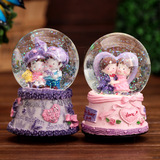 韩版可爱飘雪情侣娃娃水晶球八音盒创意结婚音乐盒送女友生日礼品