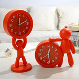 时尚糖果色卡通小人闹钟创意学生床头时钟表简约现代塑料闹铃台钟