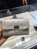 香港专柜代购Chanel/香奈儿新款银白色boy 中长款翻盖钱包 钱夹