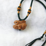 立体桃木雕刻兔抱元宝 生肖属相钥匙扣 吊坠项链吉祥如意兔挂件
