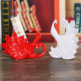 景德镇陶瓷动物摆件中国红陶瓷孔雀情侣瓷摆件红白孔雀送老师礼物