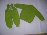 纯手工编织宝宝线男女儿童圆领开衫毛衣和开档背带毛裤