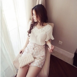2016夏季新款韩版甜美蕾丝花朵拼接后背镂空荷叶袖上衣雪纺衫女S1