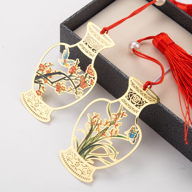 Classical Chinese wind exquisite hollow fine metal brass bookmark creative small fresh ancient style small gift souvenirs