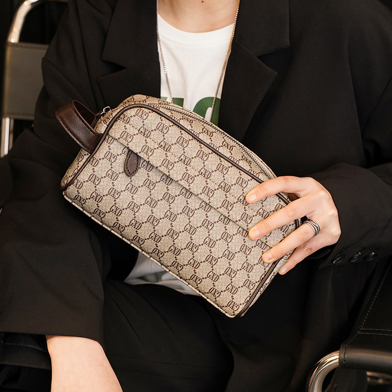 Hong Kong mens new Korean version hand bag soft leather handbag casual wrist bag fashion hand grab bag mens bag tide