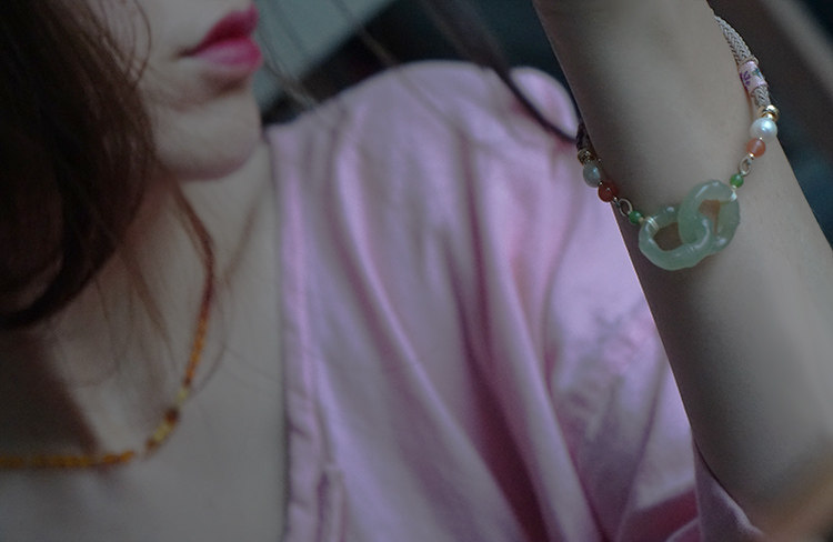 One wish Lang Jun a thousand years old two would like to body Changjian tracing bag embroidery old and Tian Yu concentric double ring bracelet