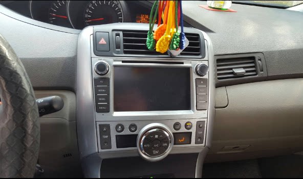 Suitable for Toyota Yiyi original car dedicated DVD navigation all-in-one bluetoothdvd Android intelligent voice voice control