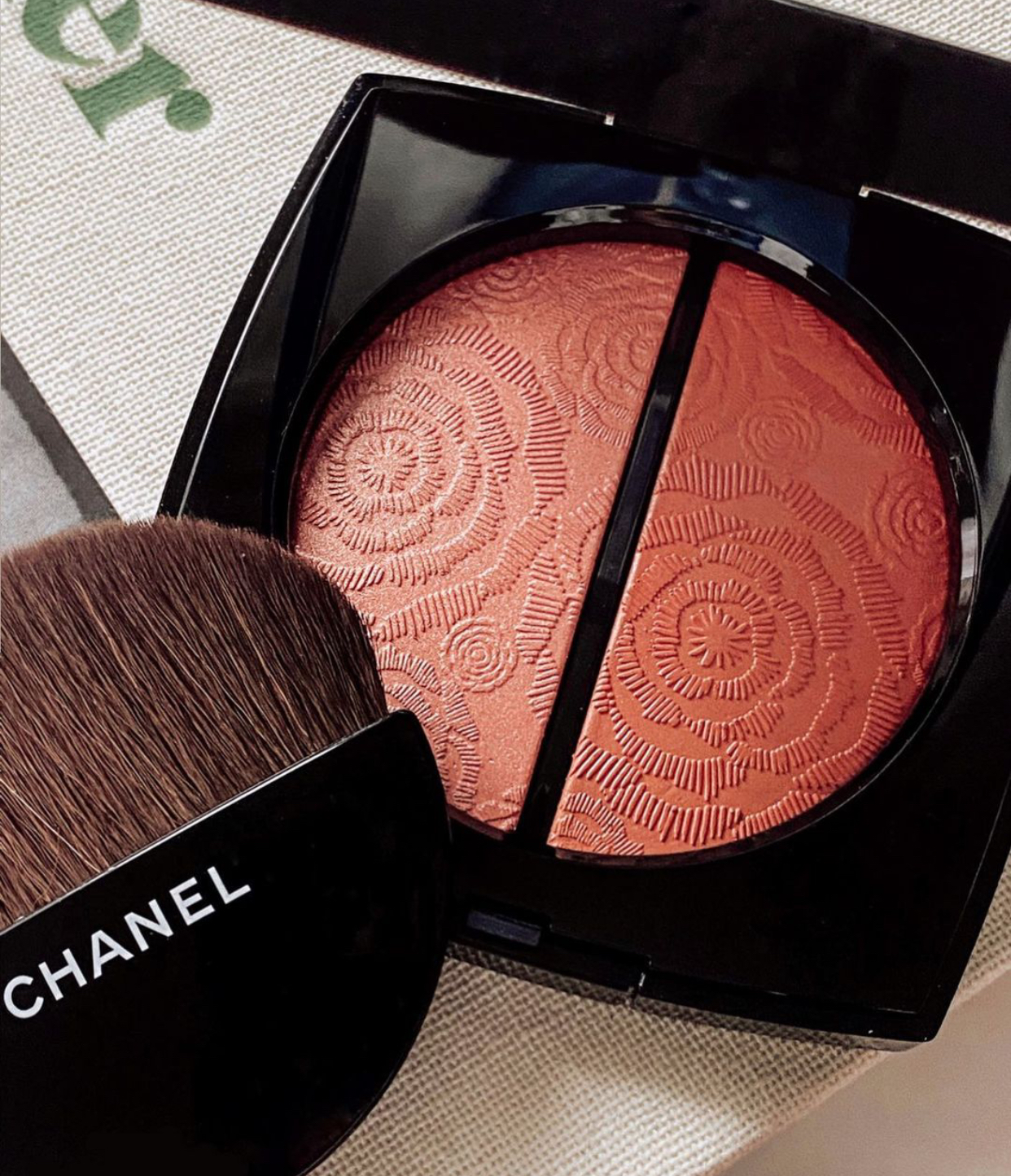 Buy chanel Chanel spring limited camellia two-color highlight blush blush plate